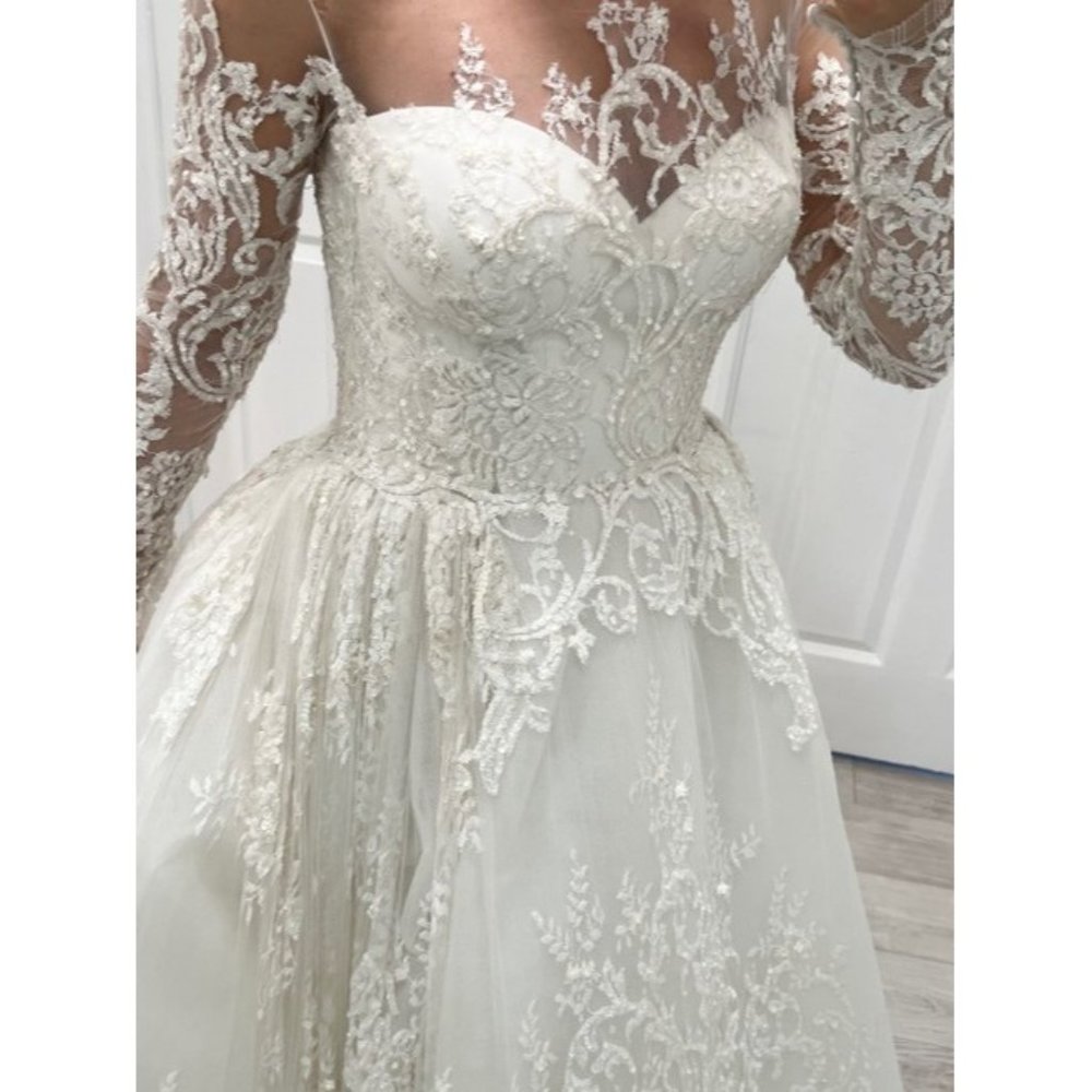 Zuhair Murad Christina Neck Bodice Gown S18 Wedding Dress US:8 - Picture 9 of 13